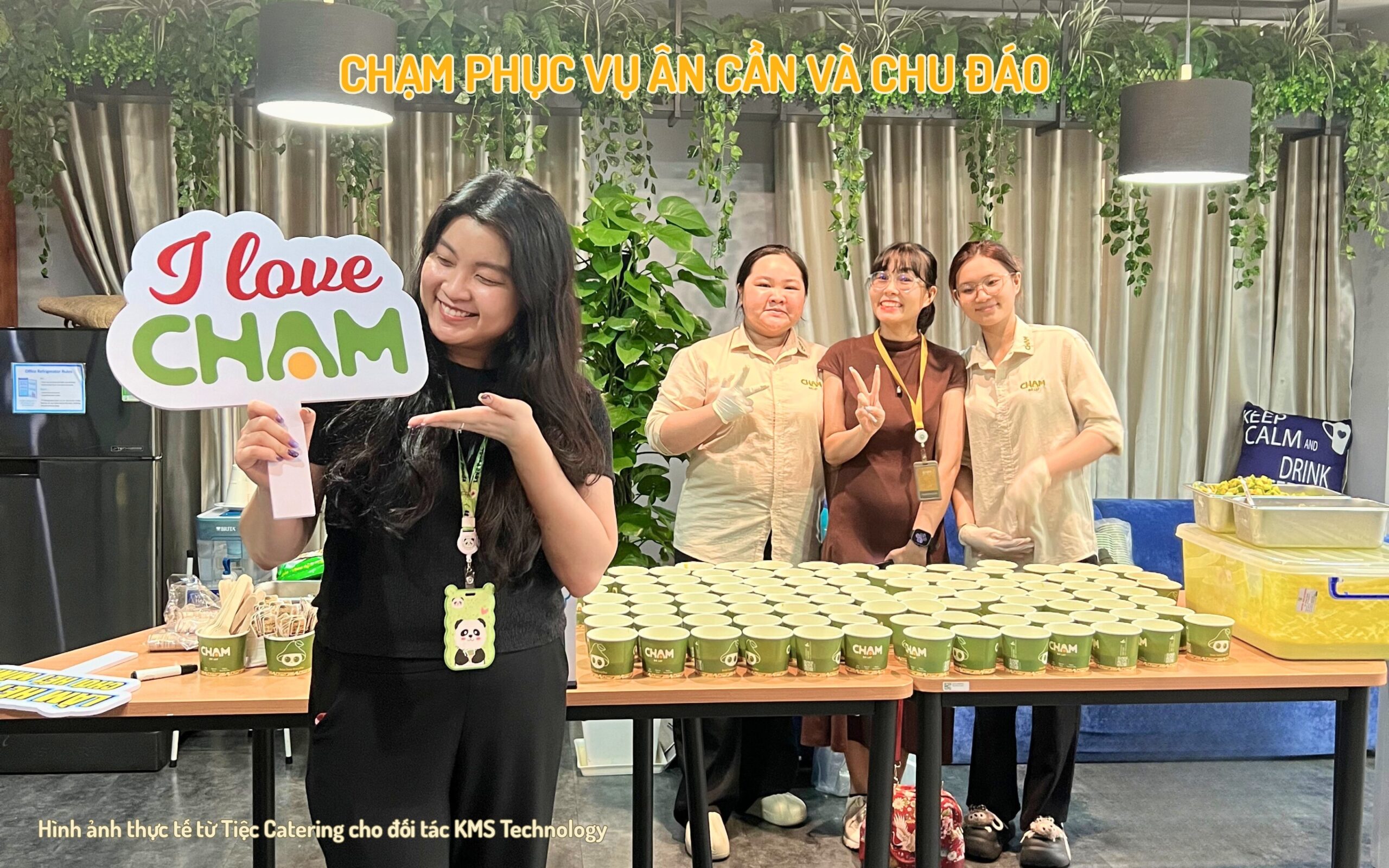 CHẠM phục vụ ân cần và chu đáo