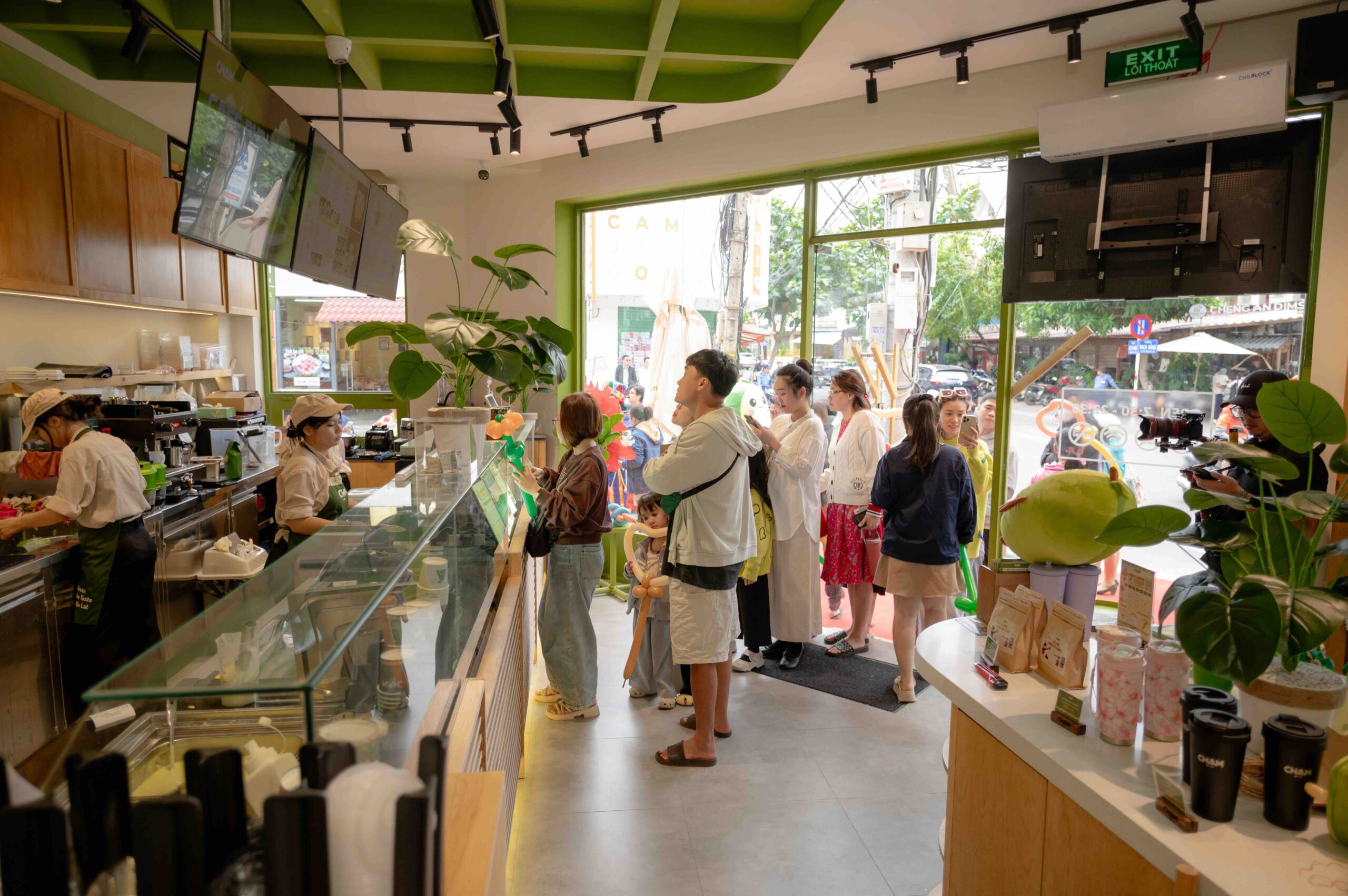 KHAI TRUONG CHAM CAFE KEM BO BACH DANG scaled